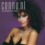 28-11-1984 Vanity in studio Amsterdam Photo: Govert de Roos/Connu

[keywords]Posed, Half Length, Eyecontact[/keywords]